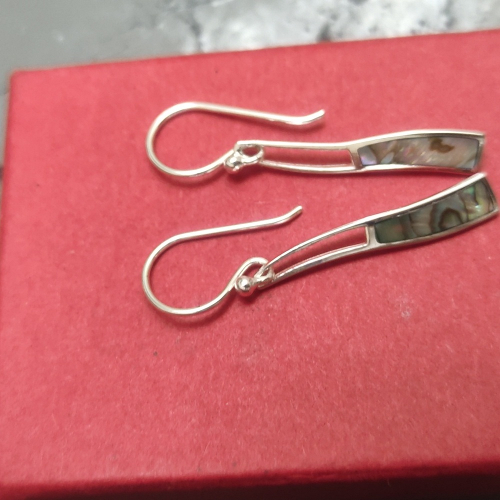 Shell dangle earrings